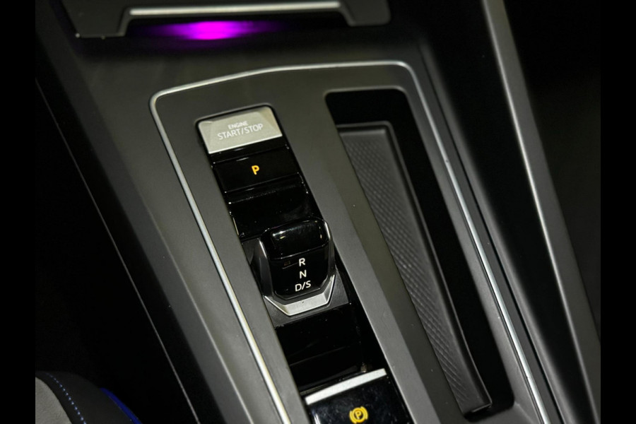 Volkswagen Golf 2.0 TSI R 4Motion | AKRAPOVIC | PANO | HUD