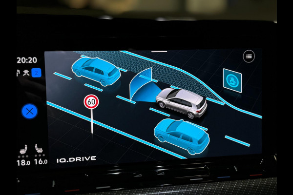 Volkswagen Golf 2.0 TSI R 4Motion | AKRAPOVIC | PANO | HUD