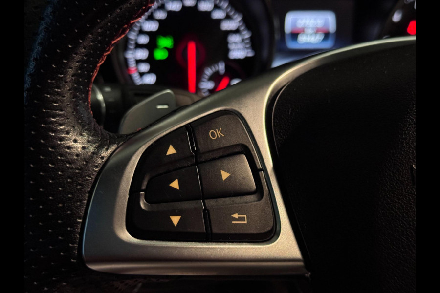 Mercedes-Benz GLA 180 AMG | NAP | PANO | CAMERA | NL AUTO