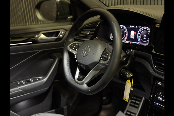 Volkswagen T-Roc 1.5 TSI R-Line DSG | PANO | IQ LIGHT | VIRTUAL | CAMERA
