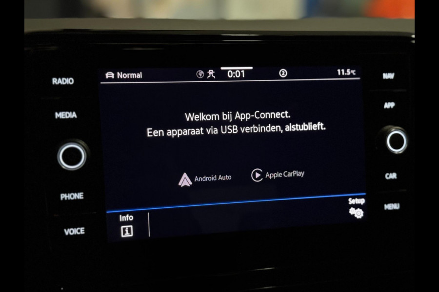 Volkswagen T-Roc 1.5 TSI R-Line DSG | PANO | IQ LIGHT | VIRTUAL | CAMERA