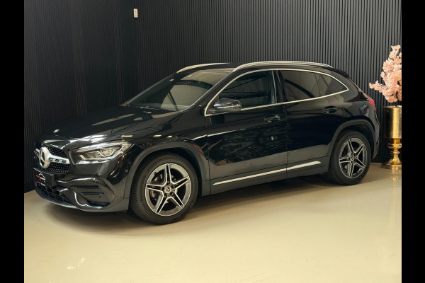 Mercedes-Benz GLA 180 AMG | LED | WIDESCREEN | TREKHAAK