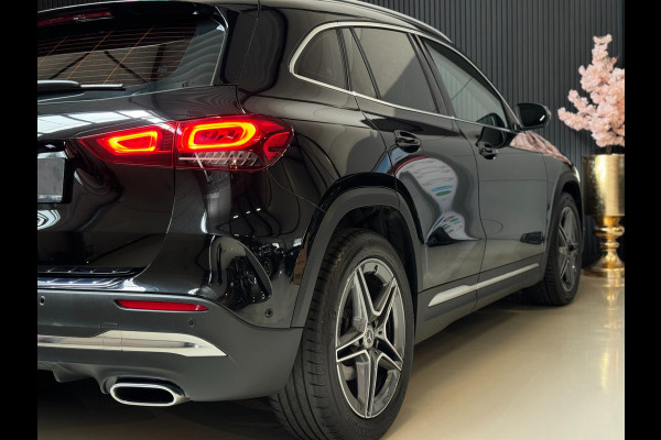 Mercedes-Benz GLA 180 AMG | LED | WIDESCREEN | TREKHAAK