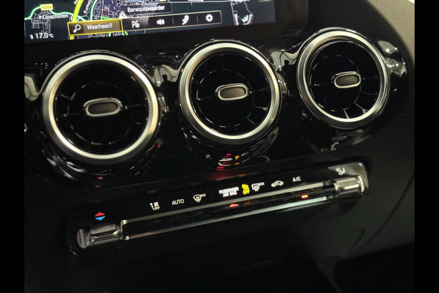 Mercedes-Benz GLA 180 AMG | LED | WIDESCREEN | TREKHAAK