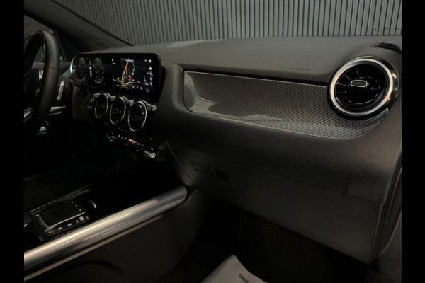 Mercedes-Benz GLA 180 AMG | LED | WIDESCREEN | TREKHAAK