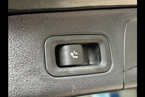 Mercedes-Benz GLA 180 AMG | LED | WIDESCREEN | TREKHAAK