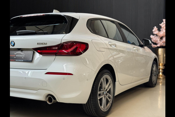 BMW 1-serie 120i | CAMERA | LED | STOELVERW. | 2024