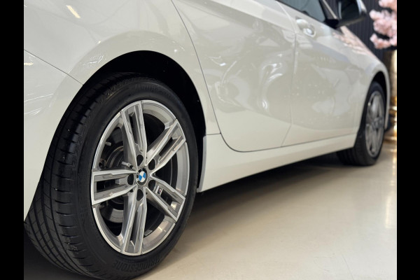 BMW 1-serie 120i | CAMERA | LED | STOELVERW. | 2024