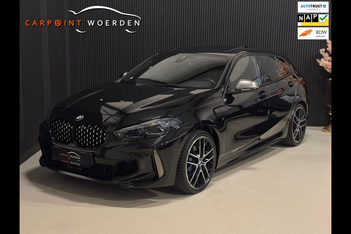 BMW 1-serie M135i xDrive M PERFORMANCE | NAP | PANO | KUIP | VOL!