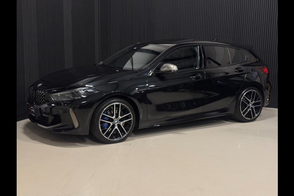 BMW 1-serie M135i xDrive M PERFORMANCE | NAP | PANO | KUIP | VOL!
