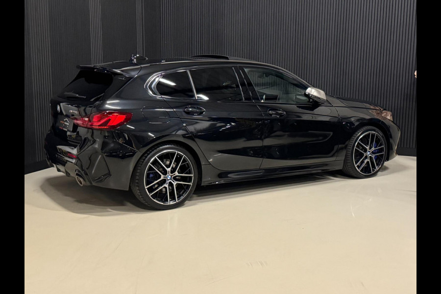 BMW 1-serie M135i xDrive M PERFORMANCE | NAP | PANO | KUIP | VOL!
