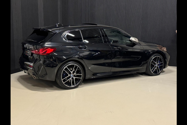 BMW 1-serie M135i xDrive M PERFORMANCE | NAP | PANO | KUIP | VOL!