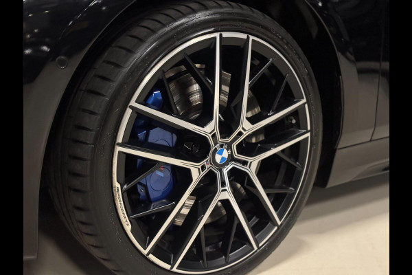 BMW 1-serie M135i xDrive M PERFORMANCE | NAP | PANO | KUIP | VOL!