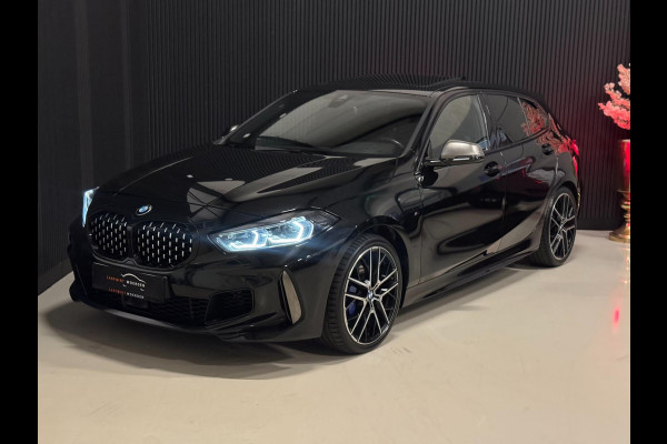 BMW 1-serie M135i xDrive M PERFORMANCE | NAP | PANO | KUIP | VOL!