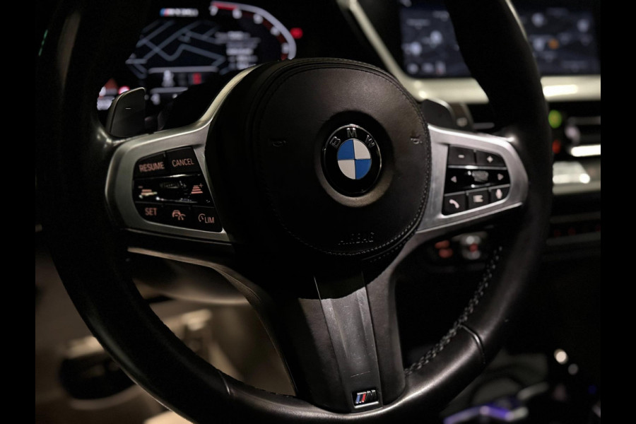 BMW 1-serie M135i xDrive M PERFORMANCE | NAP | PANO | KUIP | VOL!