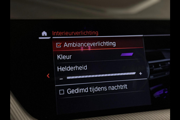 BMW 1-serie M135i xDrive M PERFORMANCE | NAP | PANO | KUIP | VOL!