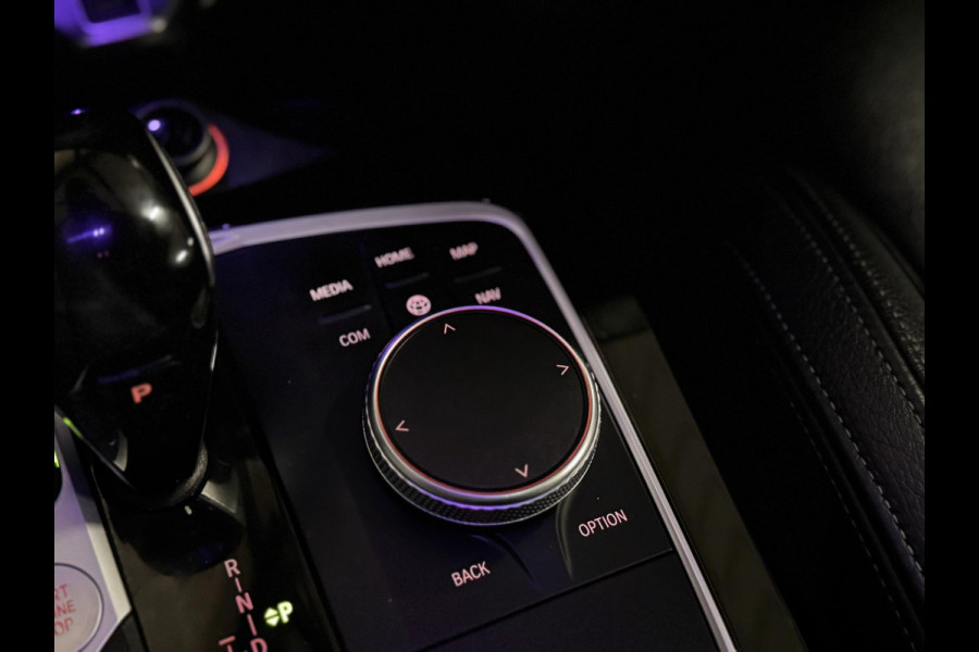 BMW 1-serie M135i xDrive M PERFORMANCE | NAP | PANO | KUIP | VOL!