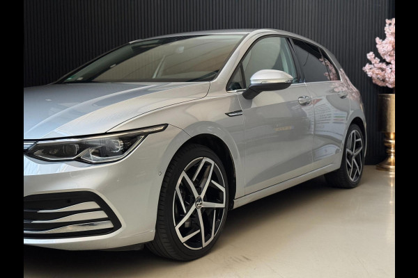 Volkswagen Golf 1.5 eTSI Style DSG | IQ LIGHT | CAMERA | SFEERVERLICHTING