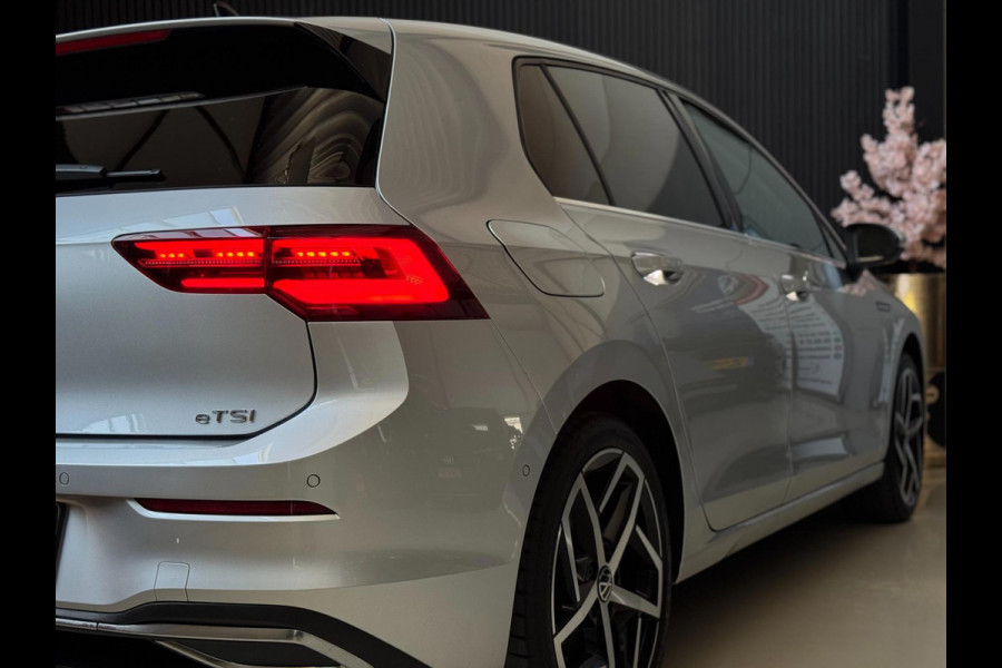 Volkswagen Golf 1.5 eTSI Style DSG | IQ LIGHT | CAMERA | SFEERVERLICHTING