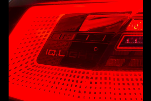 Volkswagen Golf 1.5 eTSI Style DSG | IQ LIGHT | CAMERA | SFEERVERLICHTING