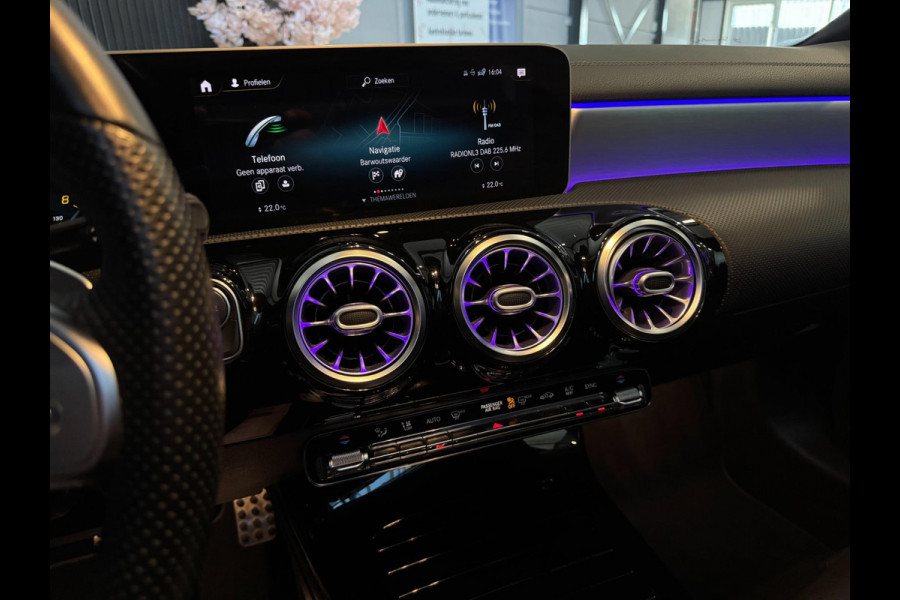 Mercedes-Benz CLA-Klasse Shooting Brake 250 4MATIC AMG | PANO | SFEER | HUD | BOMVOL!