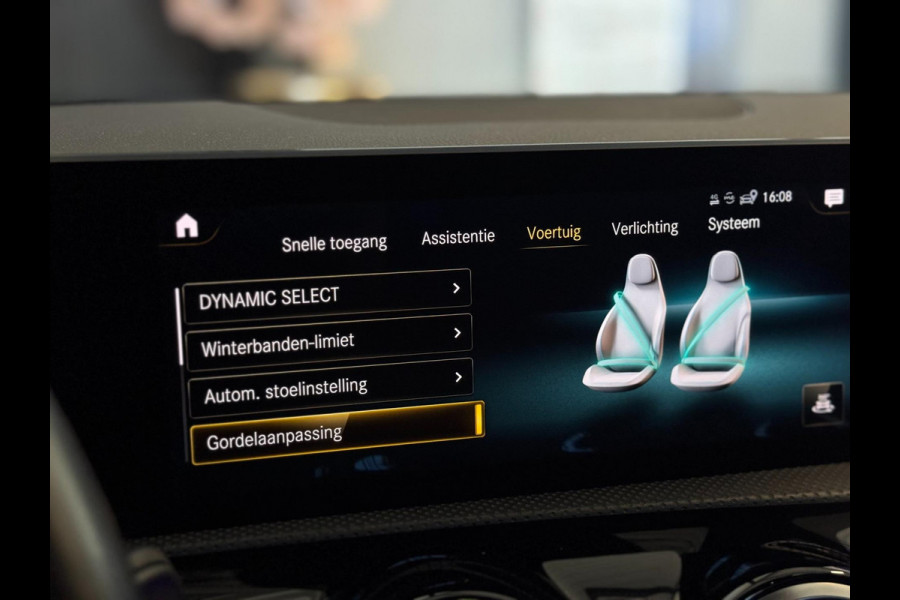 Mercedes-Benz CLA-Klasse Shooting Brake 250 4MATIC AMG | PANO | SFEER | HUD | BOMVOL!