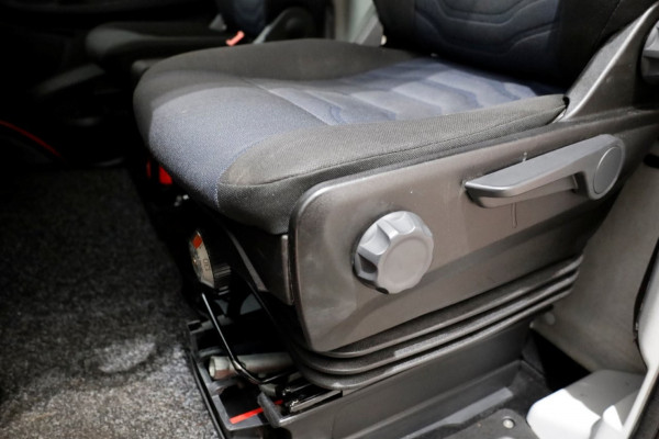 Iveco Daily 35C14 136pk Open Laadbak met laadklep en trekhaak 3500kg 10-2019