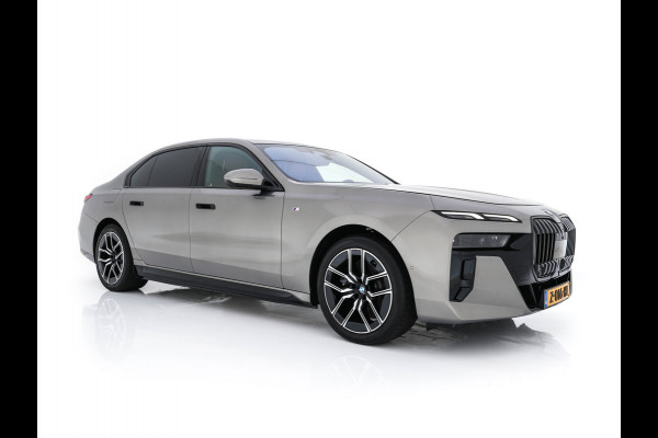 BMW i7 eDrive50 106 kWh M-Sportpack [ 3-Fase ] {SOH-97%} (INCL.BTW) *PANO | HEAD-UP | LUXURY-LEATHER | FULL-LED | BLIND-SPOT | BOWERS&WILKINS | MEMORY-PACK | TOP-VIEW | VENTILATED/HEATED-COMFORTSEATS | SOFT-CLOSE | WIDE-SREEN-DIGICOCKPIT | KEYLESS