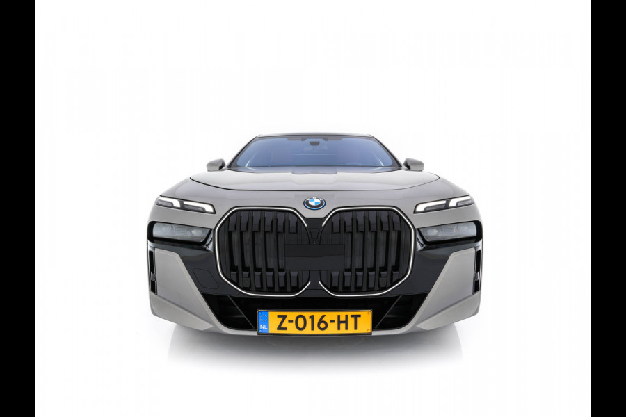 BMW i7 eDrive50 106 kWh M-Sportpack [ 3-Fase ] {SOH-97%} (INCL.BTW) *PANO | HEAD-UP | LUXURY-LEATHER | FULL-LED | BLIND-SPOT | BOWERS&WILKINS | MEMORY-PACK | TOP-VIEW | VENTILATED/HEATED-COMFORTSEATS | SOFT-CLOSE | WIDE-SREEN-DIGICOCKPIT | KEYLESS