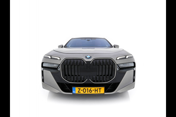 BMW i7 eDrive50 106 kWh M-Sportpack [ 3-Fase ] {SOH-97%} (INCL.BTW) *PANO | HEAD-UP | LUXURY-LEATHER | FULL-LED | BLIND-SPOT | BOWERS&WILKINS | MEMORY-PACK | TOP-VIEW | VENTILATED/HEATED-COMFORTSEATS | SOFT-CLOSE | WIDE-SREEN-DIGICOCKPIT | KEYLESS