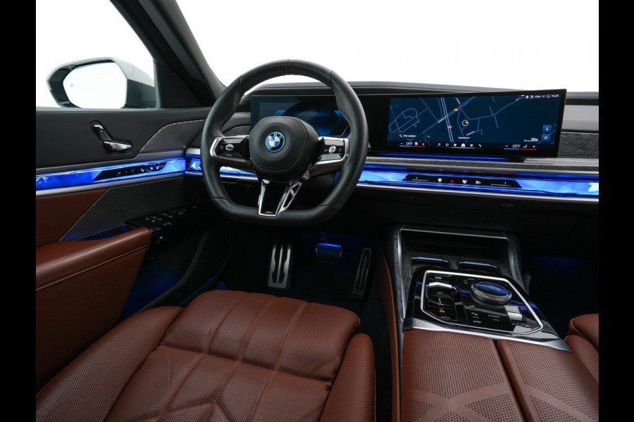 BMW i7 eDrive50 106 kWh M-Sportpack [ 3-Fase ] {SOH-97%} (INCL.BTW) *PANO | HEAD-UP | LUXURY-LEATHER | FULL-LED | BLIND-SPOT | BOWERS&WILKINS | MEMORY-PACK | TOP-VIEW | VENTILATED/HEATED-COMFORTSEATS | SOFT-CLOSE | WIDE-SREEN-DIGICOCKPIT | KEYLESS
