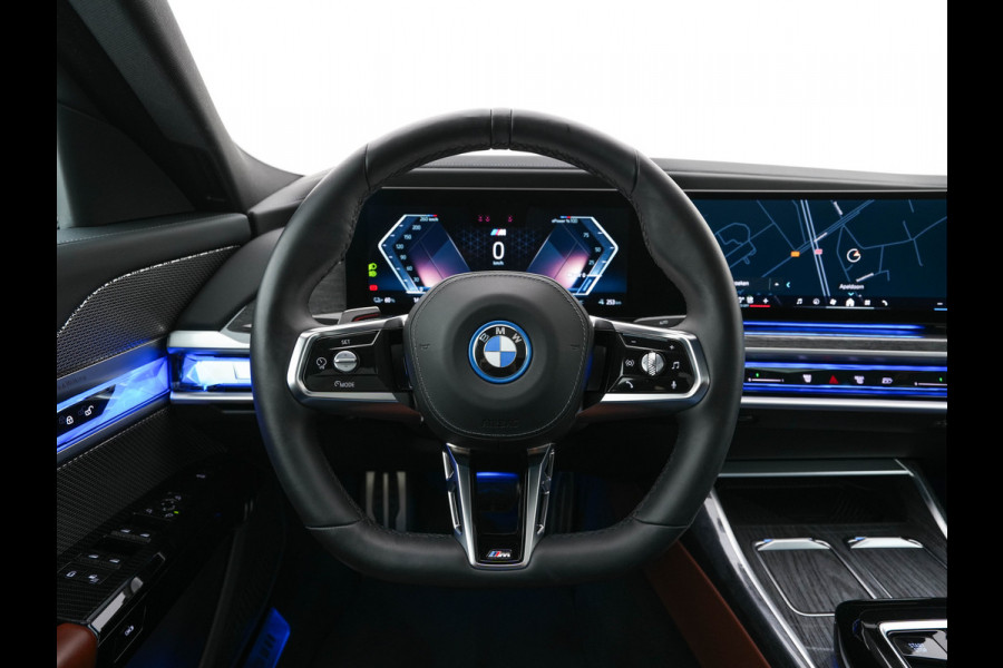 BMW i7 eDrive50 106 kWh M-Sportpack [ 3-Fase ] {SOH-97%} (INCL.BTW) *PANO | HEAD-UP | LUXURY-LEATHER | FULL-LED | BLIND-SPOT | BOWERS&WILKINS | MEMORY-PACK | TOP-VIEW | VENTILATED/HEATED-COMFORTSEATS | SOFT-CLOSE | WIDE-SREEN-DIGICOCKPIT | KEYLESS