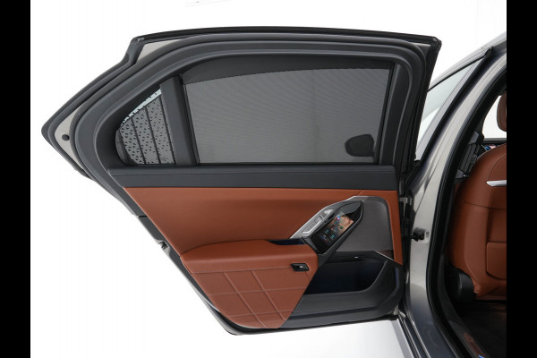 BMW i7 eDrive50 106 kWh M-Sportpack [ 3-Fase ] {SOH-97%} (INCL.BTW) *PANO | HEAD-UP | LUXURY-LEATHER | FULL-LED | BLIND-SPOT | BOWERS&WILKINS | MEMORY-PACK | TOP-VIEW | VENTILATED/HEATED-COMFORTSEATS | SOFT-CLOSE | WIDE-SREEN-DIGICOCKPIT | KEYLESS