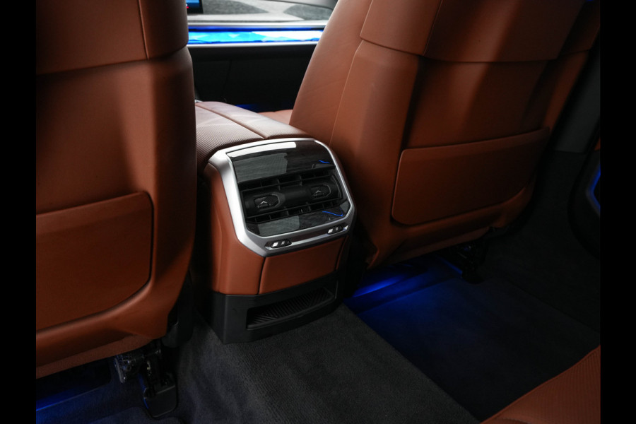 BMW i7 eDrive50 106 kWh M-Sportpack [ 3-Fase ] {SOH-97%} (INCL.BTW) *PANO | HEAD-UP | LUXURY-LEATHER | FULL-LED | BLIND-SPOT | BOWERS&WILKINS | MEMORY-PACK | TOP-VIEW | VENTILATED/HEATED-COMFORTSEATS | SOFT-CLOSE | WIDE-SREEN-DIGICOCKPIT | KEYLESS