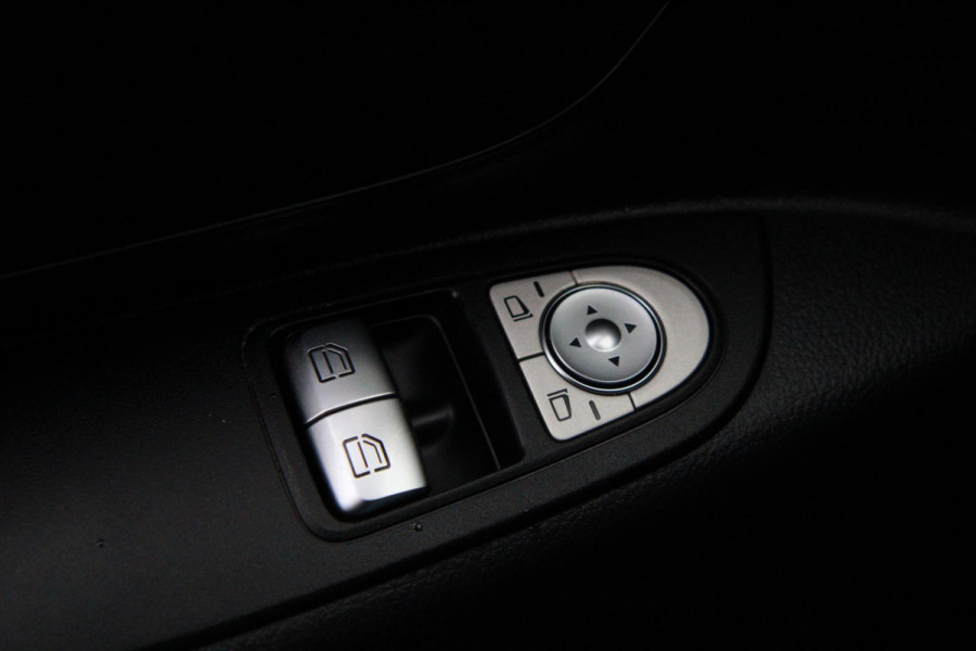 Mercedes-Benz Vito 110 CDI Lang DC Comfort / 6 persoons / Dubbel cabine / Trekhaak