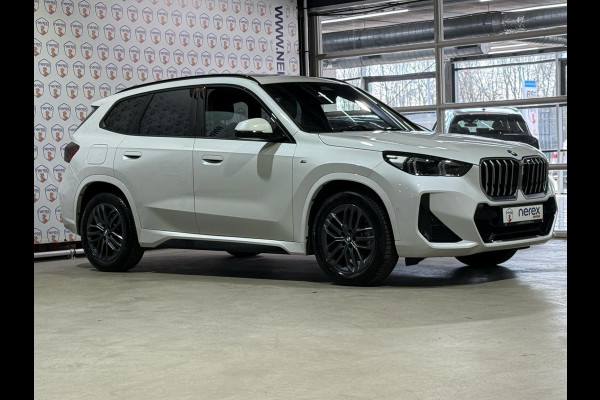 BMW X1 SDrive18i/M-SPORT/PANO/HARMAN KARDON/CAMERA/MEMORY/PILOT ASIST