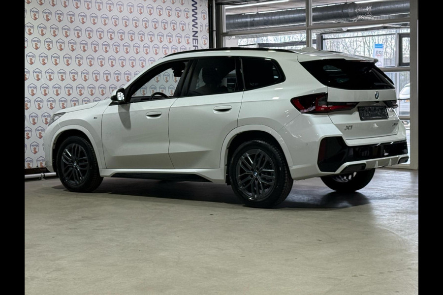 BMW X1 SDrive18i/M-SPORT/PANO/HARMAN KARDON/CAMERA/MEMORY/PILOT ASIST