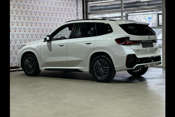 BMW X1 SDrive18i/M-SPORT/PANO/HARMAN KARDON/CAMERA/MEMORY/PILOT ASIST