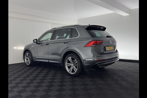 Volkswagen Tiguan 1.5 TSI R-Line Comfortline Business (INCL-BTW) *PANO | FULL-LED | ADAPTIVE-CRUISE | DIGI-COCKPIT | HEATED-COMFORTSEATS | NAV-FULLMAP | DAB+ | TOWBAR | PRIVACY-GLASS | ECC | PDC | 19''ALU*