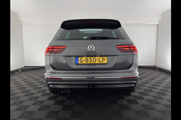 Volkswagen Tiguan 1.5 TSI R-Line Comfortline Business (INCL-BTW) *PANO | FULL-LED | ADAPTIVE-CRUISE | DIGI-COCKPIT | HEATED-COMFORTSEATS | NAV-FULLMAP | DAB+ | TOWBAR | PRIVACY-GLASS | ECC | PDC | 19''ALU*
