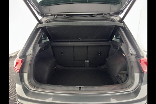 Volkswagen Tiguan 1.5 TSI R-Line Comfortline Business (INCL-BTW) *PANO | FULL-LED | ADAPTIVE-CRUISE | DIGI-COCKPIT | HEATED-COMFORTSEATS | NAV-FULLMAP | DAB+ | TOWBAR | PRIVACY-GLASS | ECC | PDC | 19''ALU*