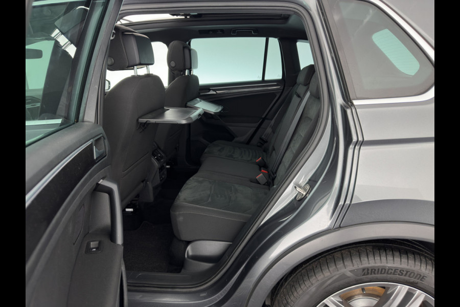 Volkswagen Tiguan 1.5 TSI R-Line Comfortline Business (INCL-BTW) *PANO | FULL-LED | ADAPTIVE-CRUISE | DIGI-COCKPIT | HEATED-COMFORTSEATS | NAV-FULLMAP | DAB+ | TOWBAR | PRIVACY-GLASS | ECC | PDC | 19''ALU*