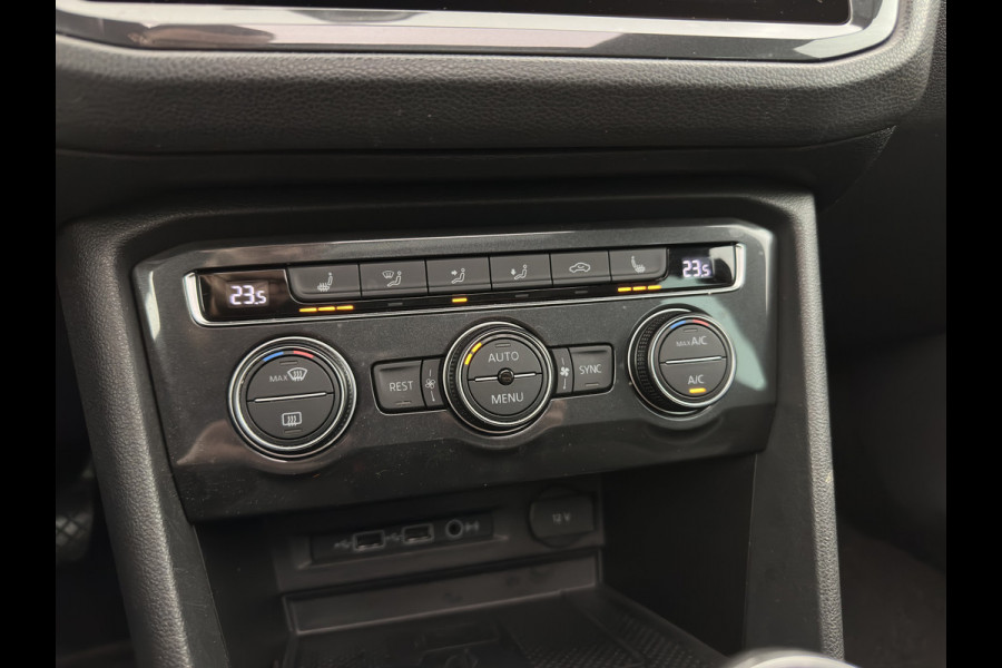 Volkswagen Tiguan 1.5 TSI R-Line Comfortline Business (INCL-BTW) *PANO | FULL-LED | ADAPTIVE-CRUISE | DIGI-COCKPIT | HEATED-COMFORTSEATS | NAV-FULLMAP | DAB+ | TOWBAR | PRIVACY-GLASS | ECC | PDC | 19''ALU*