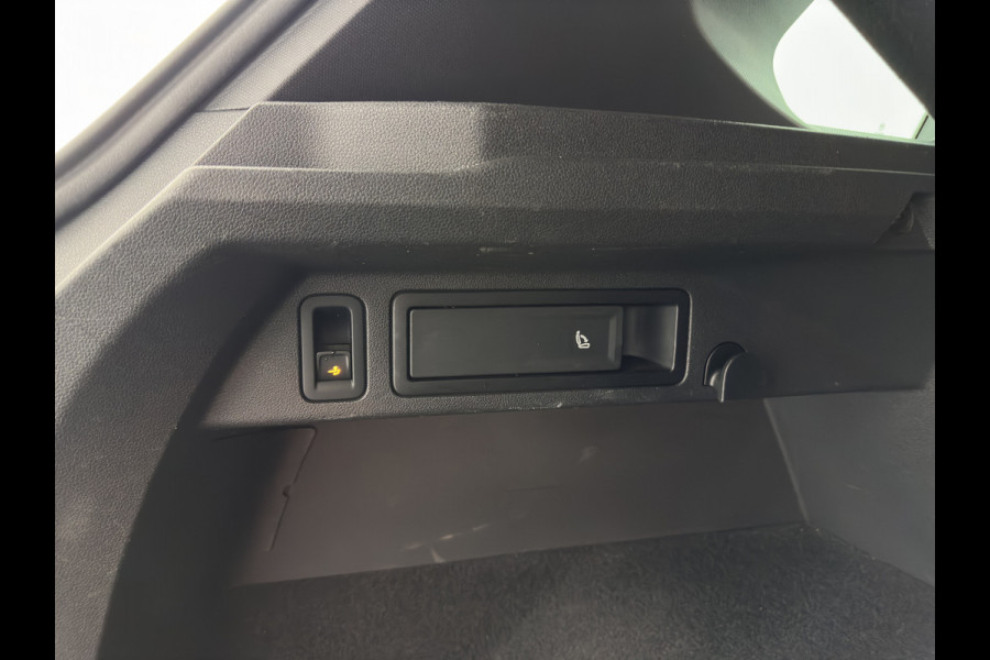 Volkswagen Tiguan 1.5 TSI R-Line Comfortline Business (INCL-BTW) *PANO | FULL-LED | ADAPTIVE-CRUISE | DIGI-COCKPIT | HEATED-COMFORTSEATS | NAV-FULLMAP | DAB+ | TOWBAR | PRIVACY-GLASS | ECC | PDC | 19''ALU*