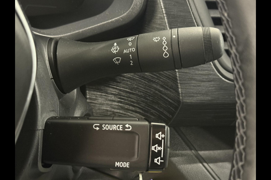 Renault Trafic 2.0 Blue dCi 150 EDC T30 L2H1 Advance Navigatie Airco Lichtmetalen velgen Betimmering Trekhaak Camera Parkeer sensoren Dab