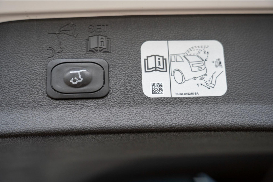 Ford Kuga 1.5 EcoBoost Titanium|Prijs rijklaar incl. 12 mnd garantie| Trekhaak Navi PDC Stoel en stuurverwarming Carplay