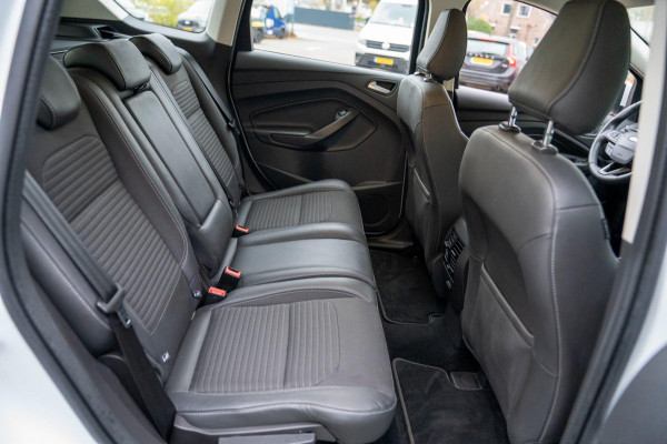 Ford Kuga 1.5 EcoBoost Titanium|Prijs rijklaar incl. 12 mnd garantie| Trekhaak Navi PDC Stoel en stuurverwarming Carplay