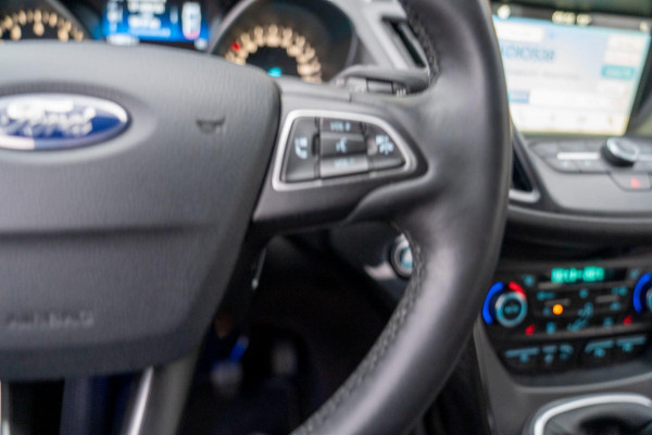 Ford Kuga 1.5 EcoBoost Titanium|Prijs rijklaar incl. 12 mnd garantie| Trekhaak Navi PDC Stoel en stuurverwarming Carplay