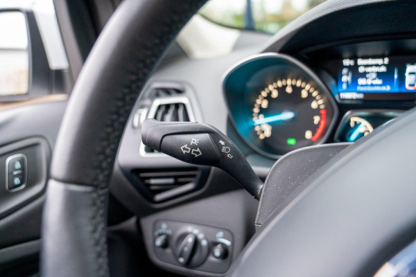 Ford Kuga 1.5 EcoBoost Titanium|Prijs rijklaar incl. 12 mnd garantie| Trekhaak Navi PDC Stoel en stuurverwarming Carplay