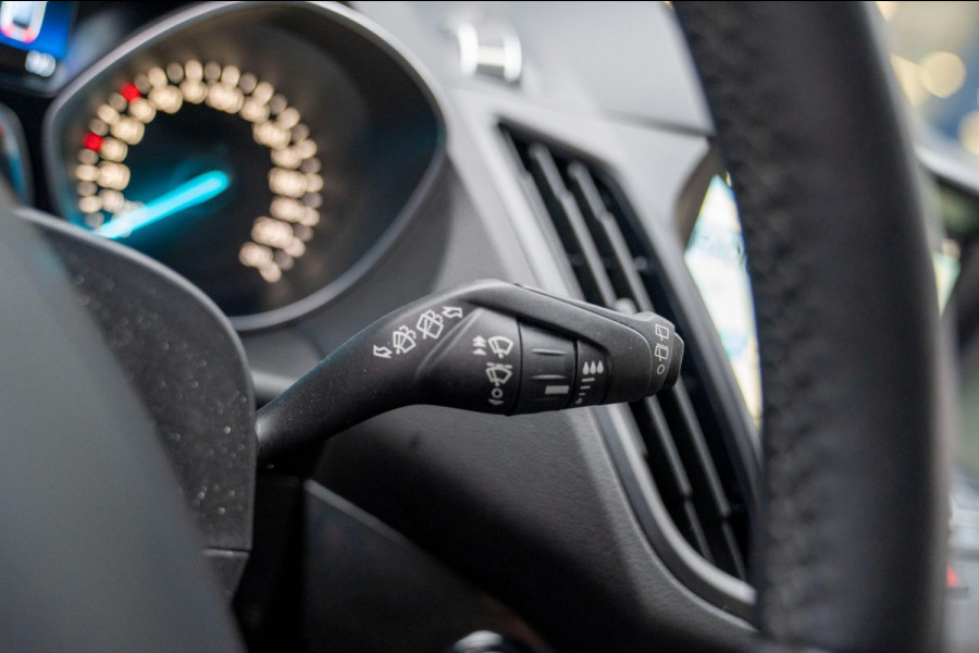 Ford Kuga 1.5 EcoBoost Titanium|Prijs rijklaar incl. 12 mnd garantie| Trekhaak Navi PDC Stoel en stuurverwarming Carplay